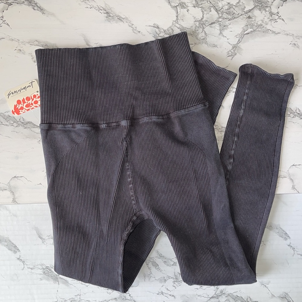 FP MOVEMENT BY FREE PEOPLE ULTRA HIGH RISE 7/8 LEGGING 4 WAY RIB STRETCH SZ M/L - Picture 3 of 16